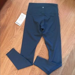 Lululemon Brushed Wunder Under 28” Code Blue Sz.6